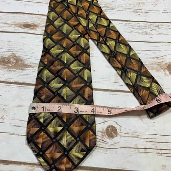 Vintage Tom James Silk Tie - Picture 3 of 3